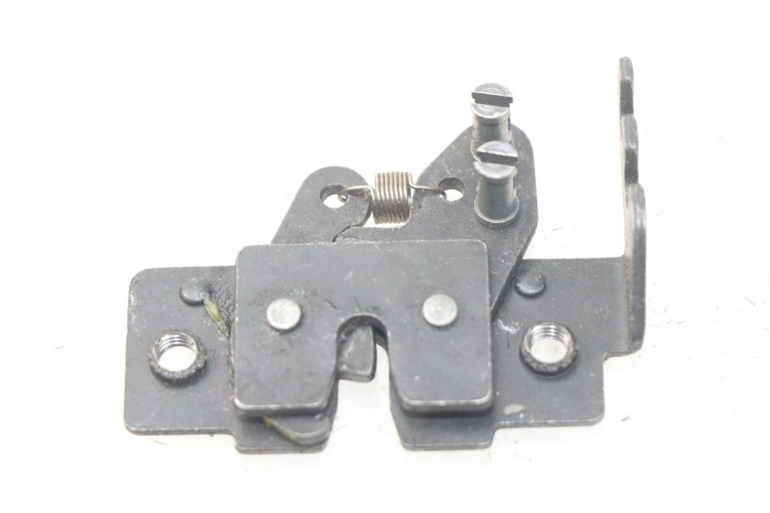 photo de CIERRE ASIENTO HOOK PIAGGIO MP3 HPE 500 (2019 - 2022)