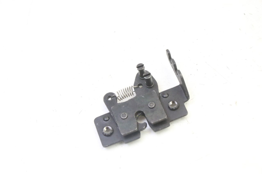 photo de CIERRE ASIENTO HOOK PIAGGIO MP3 HPE 310 (2024 - 2025)