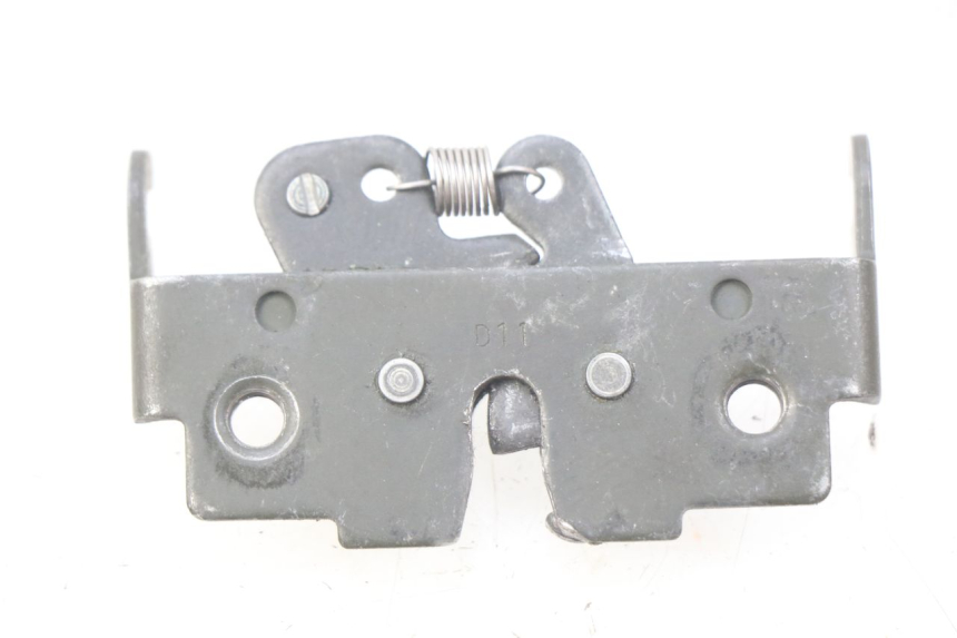 photo de CERRADURA DEL ASIENTO PIAGGIO MP3 500 (2011 - 2015)