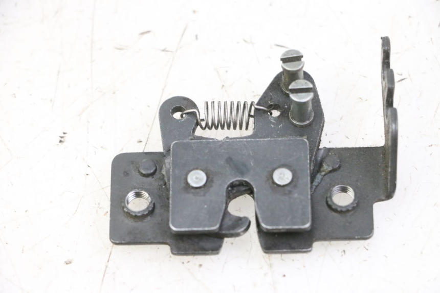 photo de CIERRE ASIENTO HOOK PIAGGIO MP3 500 (2014 - 2016)