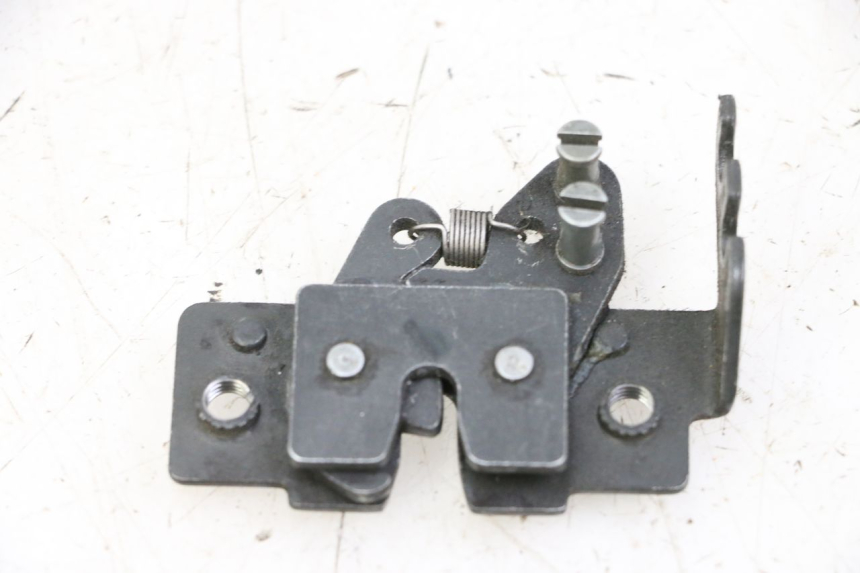 photo de CIERRE ASIENTO HOOK PIAGGIO MP3 500 (2014 - 2016)