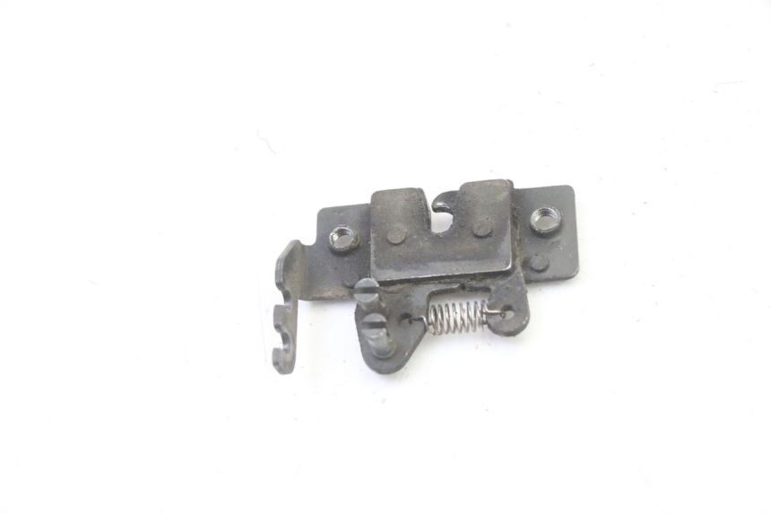 photo de CIERRE ASIENTO HOOK PIAGGIO MP3 RL 250 (2007 - 2010)