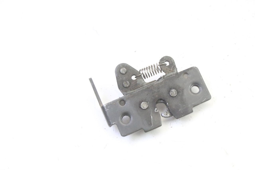 photo de CIERRE ASIENTO HOOK PIAGGIO MP3 RL 250 (2007 - 2010)