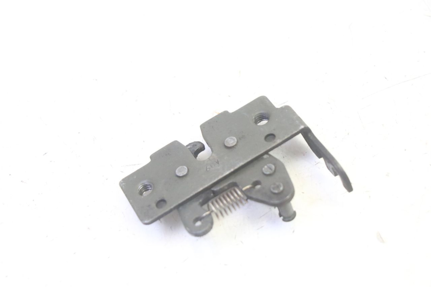 photo de CIERRE ASIENTO HOOK PIAGGIO MP3 RL 250 (2007 - 2010)