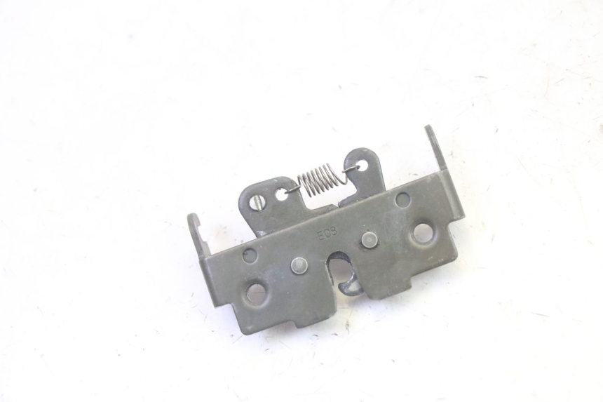 photo de CIERRE ASIENTO HOOK PIAGGIO MP3 RL 250 (2007 - 2010) - Zoom estado de uso