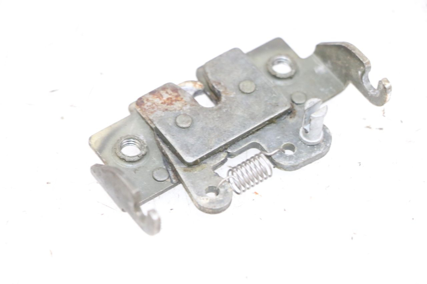 photo de CIERRE ASIENTO HOOK YAMAHA NEO'S NEOS 2T 50 (1998 - 2007) - Zoom estado de uso