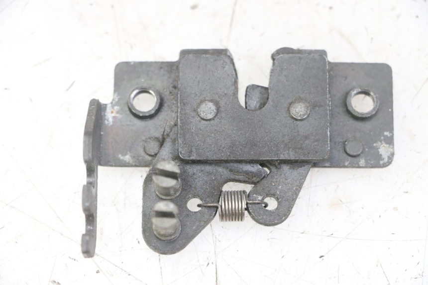 photo de CIERRE ASIENTO HOOK GILERA NEXUS 125 (2009 - 2013)