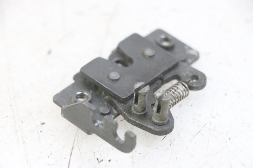 photo de CIERRE ASIENTO HOOK GILERA NEXUS 125 (2009 - 2013)