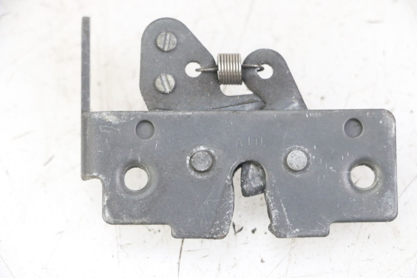 photo de CIERRE ASIENTO HOOK GILERA NEXUS 125 (2009 - 2013)