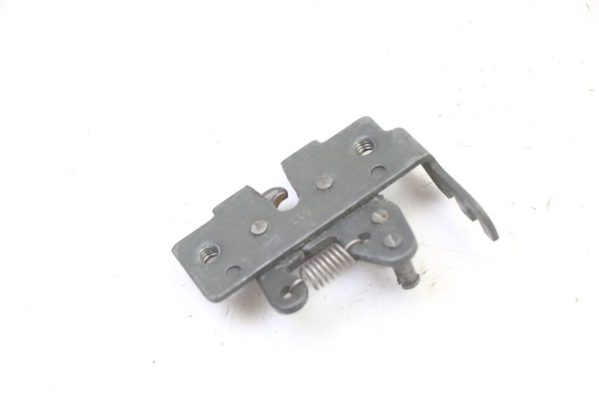 photo de CIERRE ASIENTO HOOK GILERA NEXUS 125 (2009 - 2013)