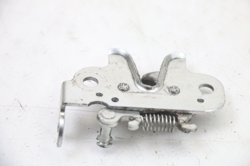 photo de CERRADURA DEL ASIENTO PEUGEOT KISBEE 4T 50 (2018 - 2022)