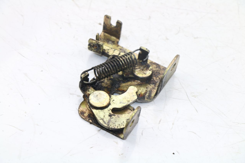 photo de CIERRE ASIENTO HOOK PEUGEOT SC 50 (1988 - 1992)