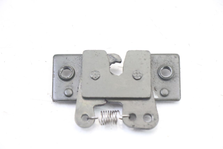 photo de CIERRE ASIENTO HOOK PEUGEOT TREKKER TKR 50 (2005 - 2014)