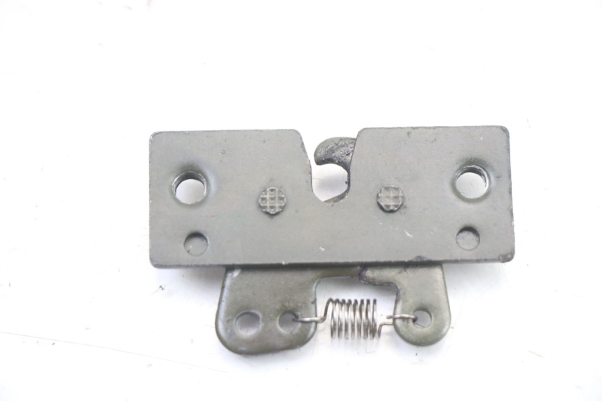 photo de CIERRE ASIENTO HOOK PEUGEOT TREKKER TKR 50 (2005 - 2014)