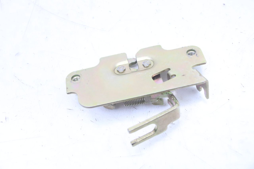 photo de CIERRE ASIENTO HOOK PEUGEOT TWEET 4T 50 (2023 - 2025)