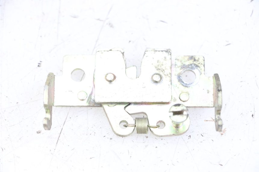 photo de CIERRE ASIENTO HOOK PEUGEOT VIVACITY 125 (2010 - 2017)