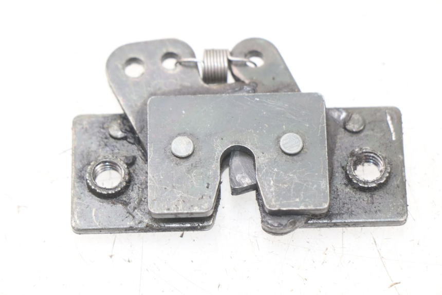 photo de CIERRE ASIENTO HOOK PEUGEOT VIVACITY 100 (1999 - 2008)