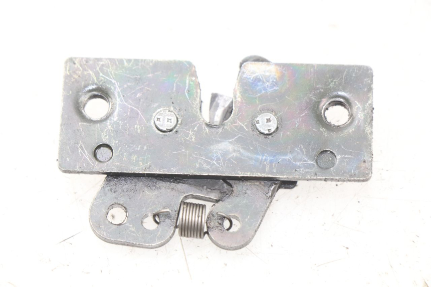 photo de CIERRE ASIENTO HOOK PEUGEOT VIVACITY 100 (1999 - 2008)