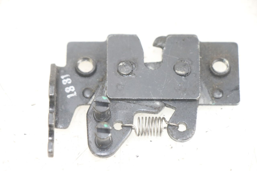 photo de CERRADURA DE ASIENTO PIAGGIO MEDLEY 125 (2016 - 2023)