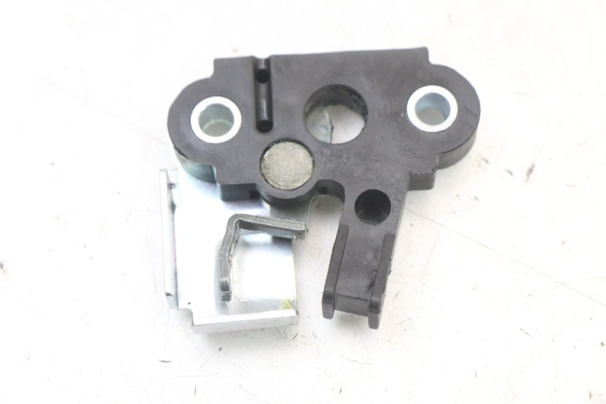 photo de CIERRE ASIENTO HOOK ROYAL ENFIELD SCRAM 411 (2022 - 2024)