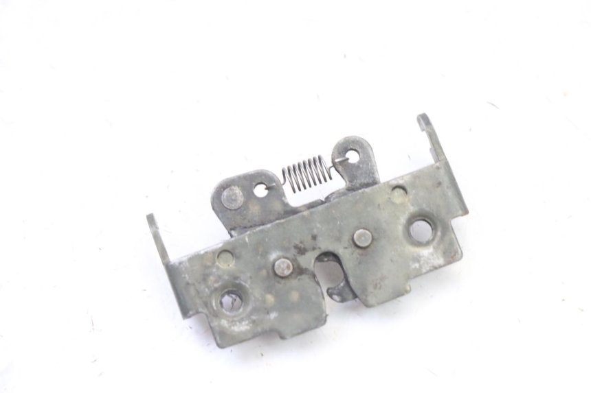 photo de CIERRE ASIENTO HOOK GILERA RUNNER SL 50 (2006 - 2009)