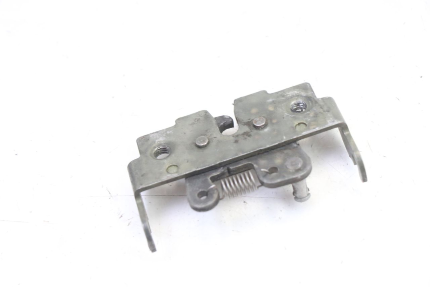 photo de CIERRE ASIENTO HOOK GILERA RUNNER SL 50 (2006 - 2009)