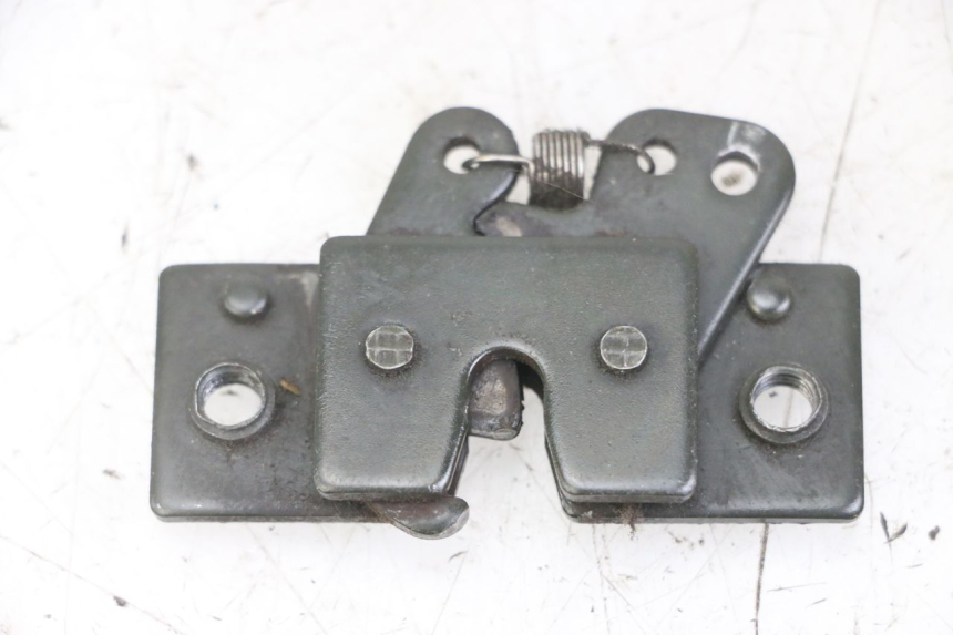 photo de CIERRE ASIENTO HOOK PEUGEOT SATELIS 125 (2013 - 2018)