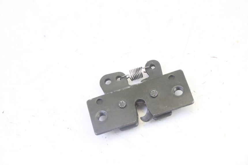 photo de CIERRE ASIENTO HOOK PEUGEOT SATELIS 125 (2013 - 2018)