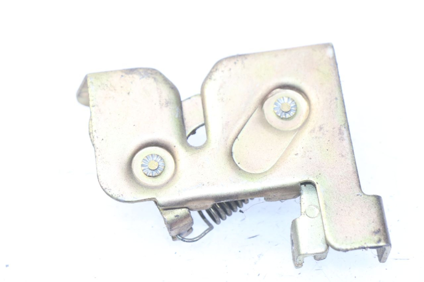 photo de CIERRE ASIENTO HOOK PEUGEOT SC 50 (1988 - 1992)