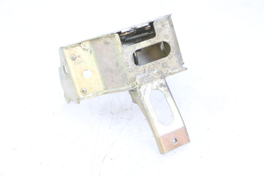 photo de CERRADURA DEL ASIENTO HONDA SCV LEAD 100 (2003 - 2007) - Primer plano técnico