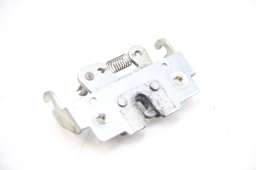photo de CERRADURA DEL ASIENTO SUZUKI SIXTEEN 125 (2008 - 2010)
