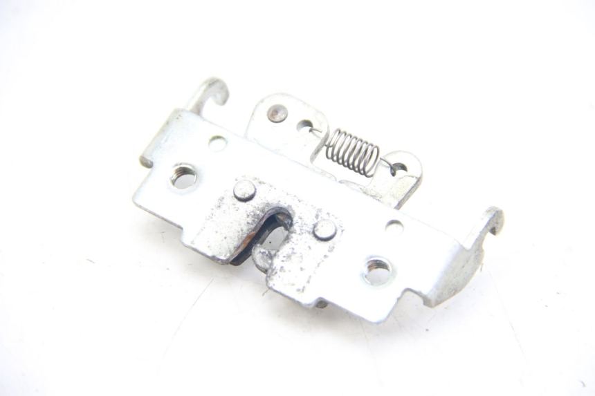 photo de CERRADURA DEL ASIENTO SUZUKI SIXTEEN 125 (2008 - 2010)