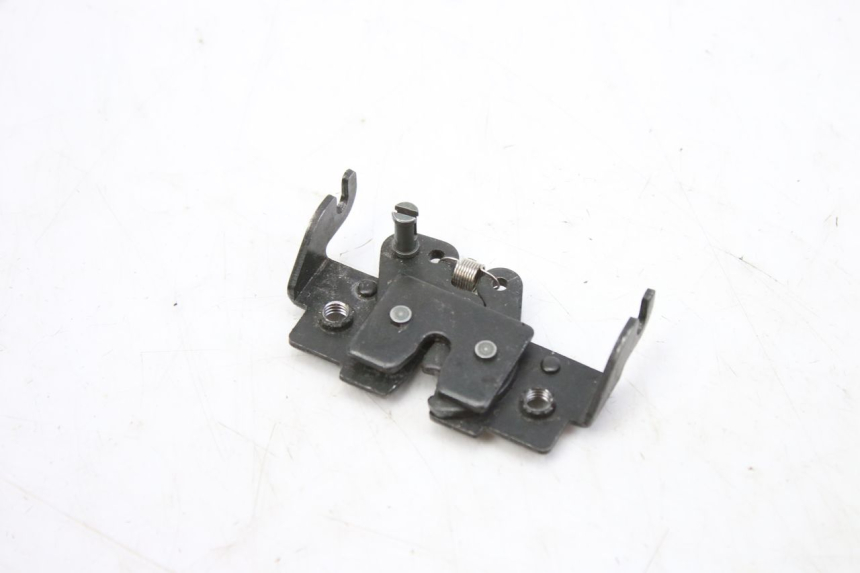 photo de CIERRE ASIENTO HOOK APRILIA SR R 2T LC 50 (2018 - 2021)