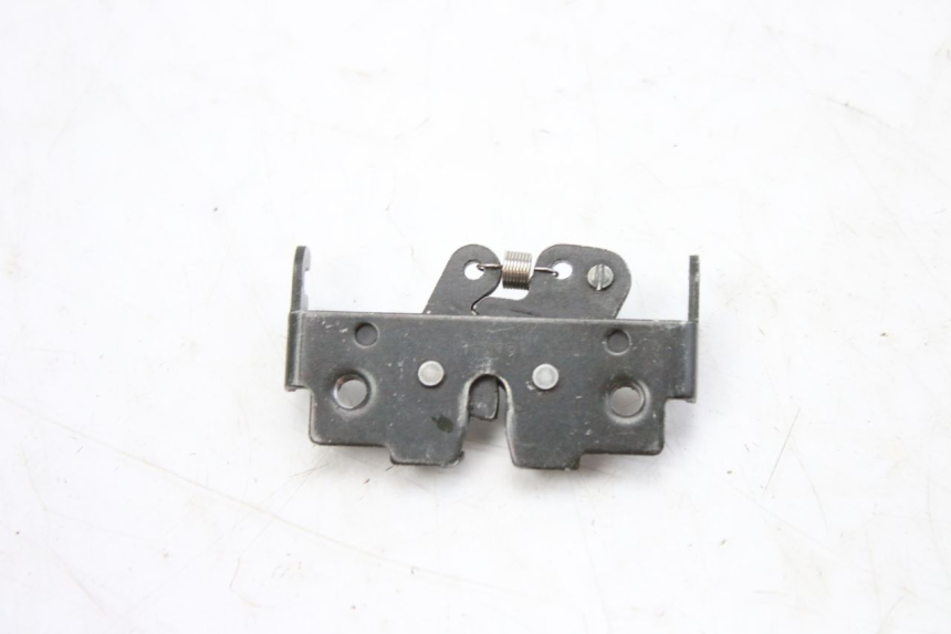 photo de CIERRE ASIENTO HOOK APRILIA SR R 2T LC 50 (2018 - 2021)