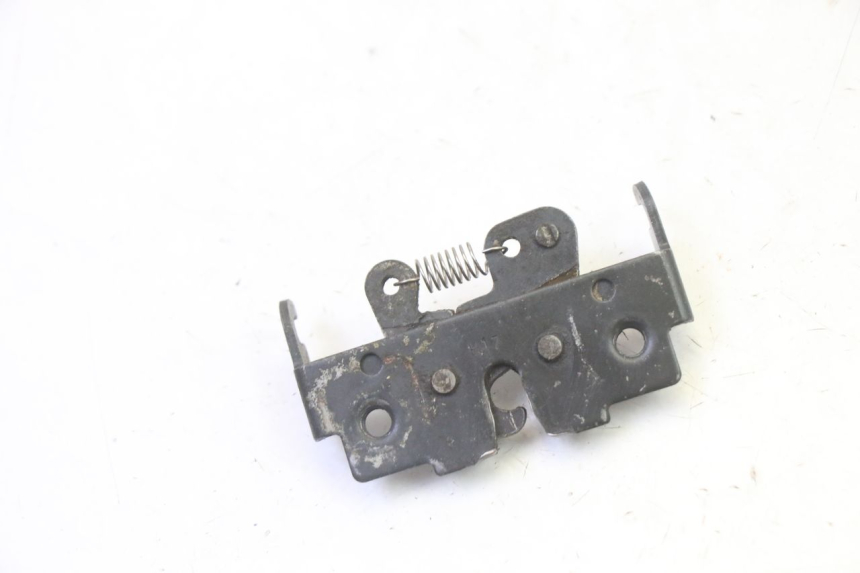 photo de CIERRE ASIENTO HOOK APRILIA SR R 2T LC 50 (2018 - 2021)