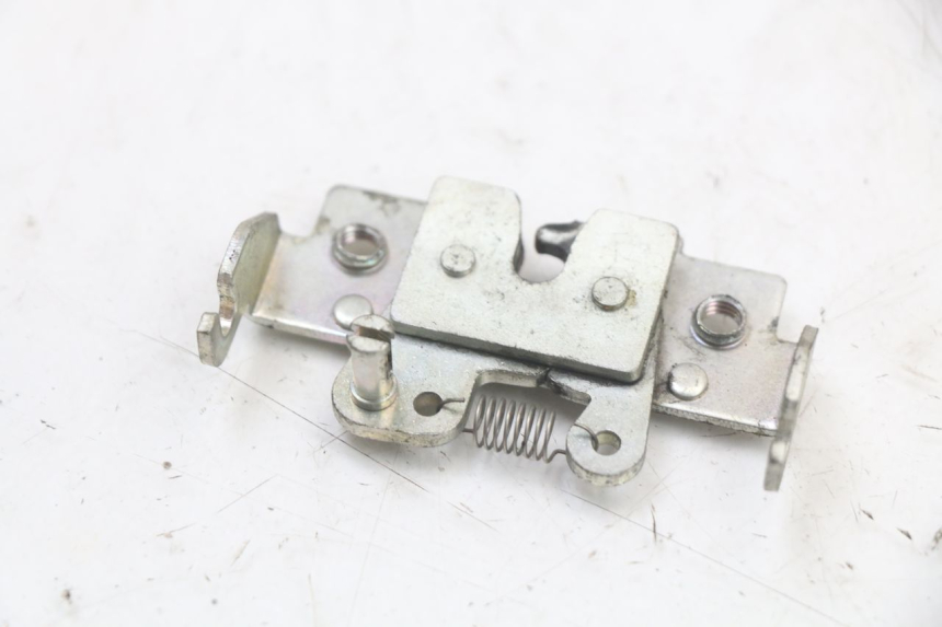 photo de CIERRE ASIENTO HOOK SUZUKI BURGMAN 125 (2018 - 2021)
