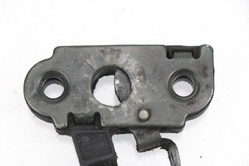 photo de CIERRE ASIENTO HOOK TRIUMPH STREET TRIPLE 675 (2007 - 2012)