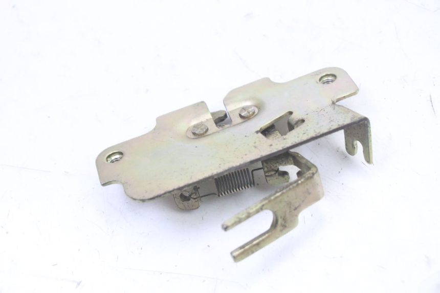 photo de CIERRE ASIENTO HOOK PEUGEOT TWEET PRO CARGO 50 (2018 - 2020) - Zoom estado de uso