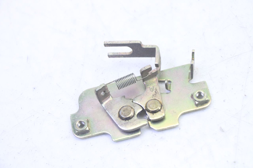 photo de CIERRE ASIENTO HOOK PEUGEOT TWEET PRO EFI 4T 50 (2021 - 2022)