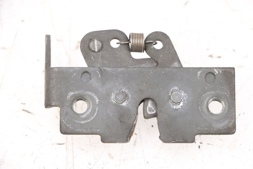 photo de CIERRE ASIENTO HOOK PIAGGIO VESPA GTS SUPER IE 125 (2009 - 2016) - Otra perspectiva