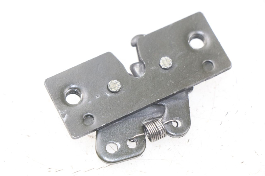 photo de CIERRE ASIENTO HOOK PEUGEOT VIVACITY 50 (2004 - 2009)