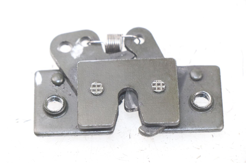 photo de CIERRE ASIENTO HOOK PEUGEOT VIVACITY 50 (2004 - 2009)