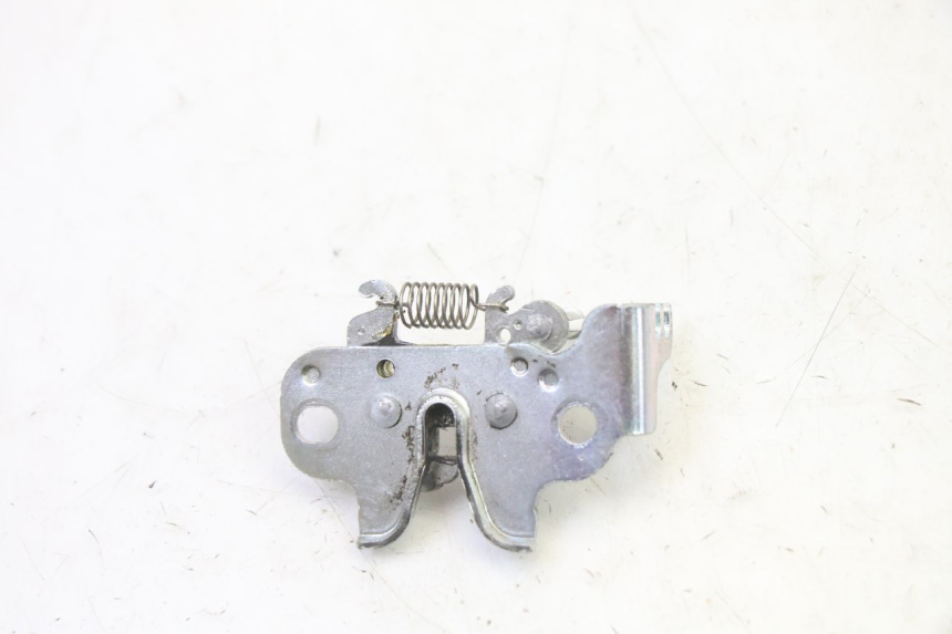 photo de CIERRE ASIENTO HOOK YAMAHA XMAX X-MAX 125 (2021 - 2025)