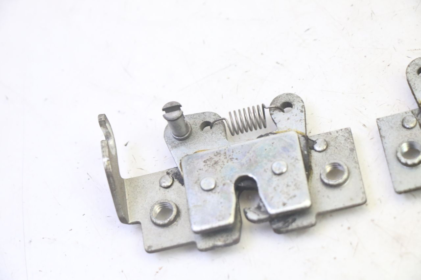 photo de CERRADURA DEL ASIENTO YAMAHA X-MAX XMAX 250 (2006 - 2009)