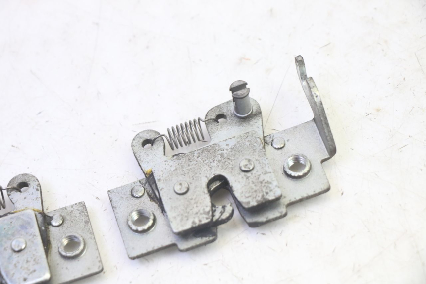 photo de CERRADURA DEL ASIENTO YAMAHA X-MAX XMAX 250 (2006 - 2009)