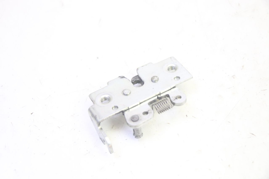 photo de CERRADURA DE ASIENTO YAMAHA XMAX X-MAX 125 (2006 - 2009) - Otra perspectiva