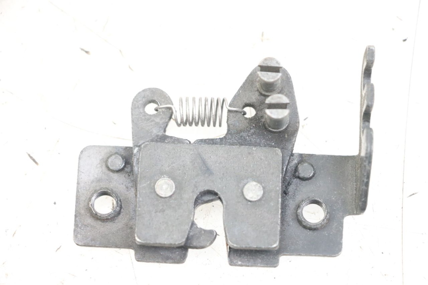 photo de CERRADURA DEL ASIENTO PIAGGIO X10 125 (2012 - 2017)