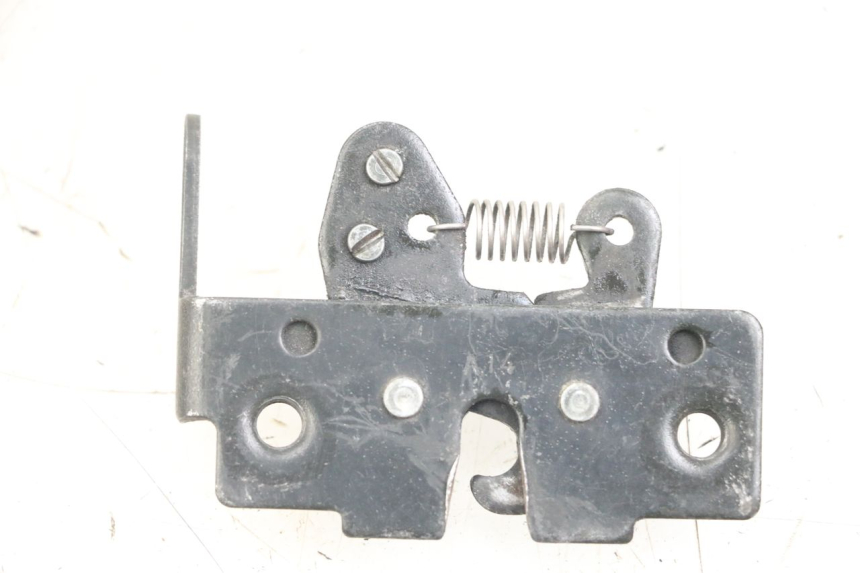 photo de CERRADURA DEL ASIENTO PIAGGIO X10 125 (2012 - 2017)