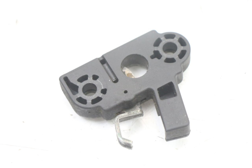 photo de CERRADURA DEL ASIENTO YAMAHA YP MAJESTY 125 (2007 - 2010)
