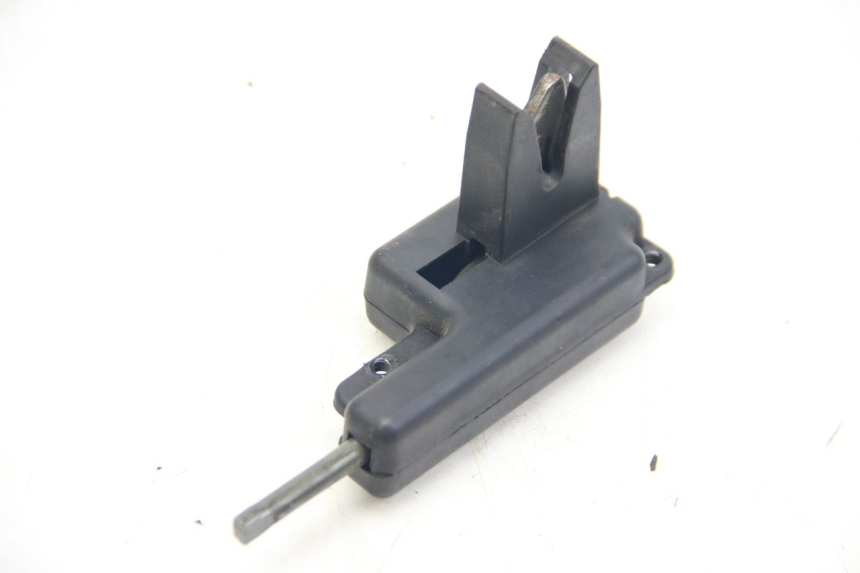 photo de CERRADURA DE ASIENTO PIAGGIO ZIP 4T 50 (2018 - 2020)